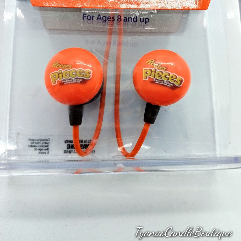 Reese's Pieces Earbuds - Picture 3 of 7